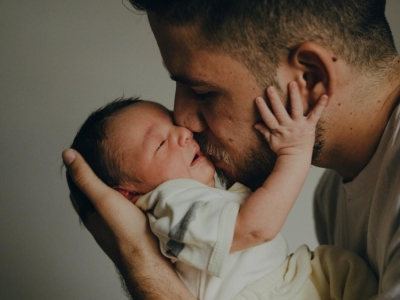 12 conseils pour calmer les pleurs de bébé